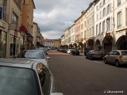 La rue Charles de Gaulle et ses arcades